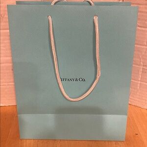 Tiffany & Co. Iconic Blue medium shopping Gift Bag about 8x 9.5x4